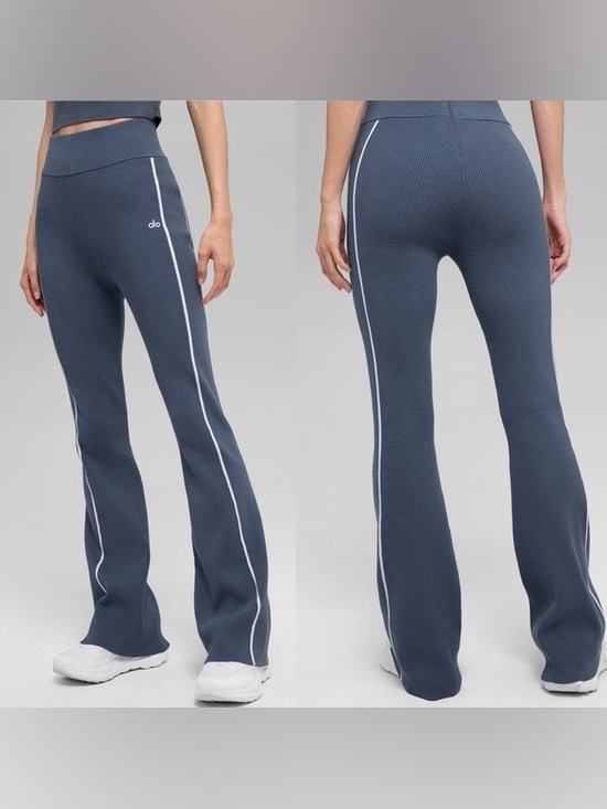 ALO Yoga Pants - Alo Yoga Ribbed Sweater Knit Highline Flare Pant Size XS Bluestone/White